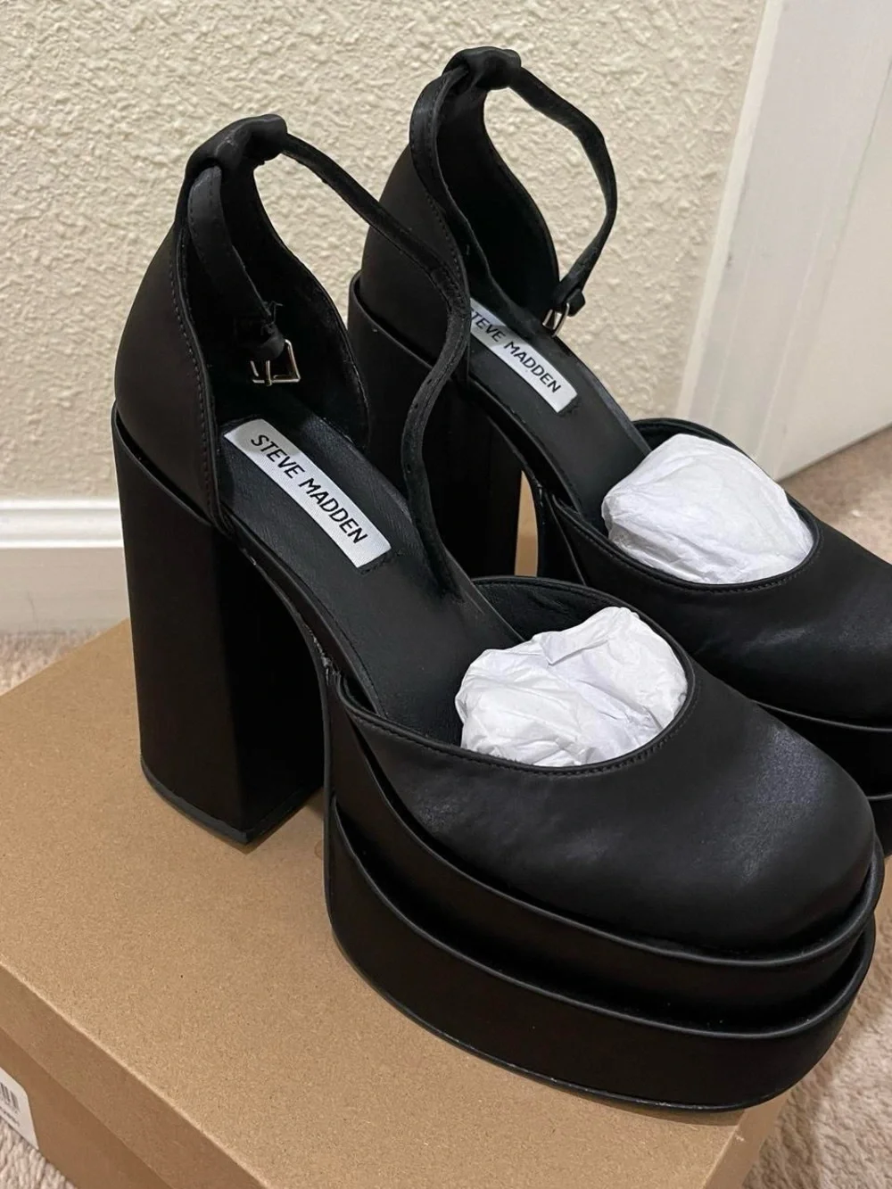 Steve Madden Black Platform Mary Jane Charlize Pumps